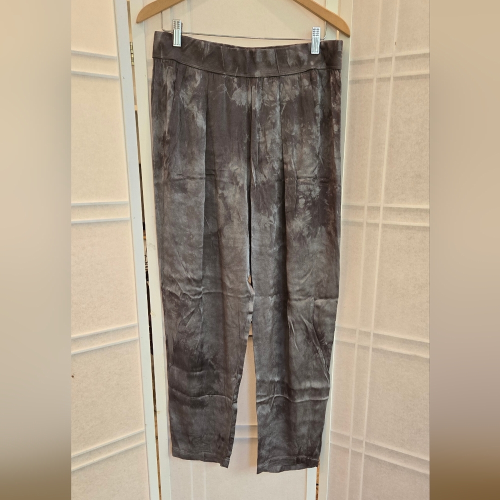 Raquel Allegra Gray Satin Pants with Luxurious Texture